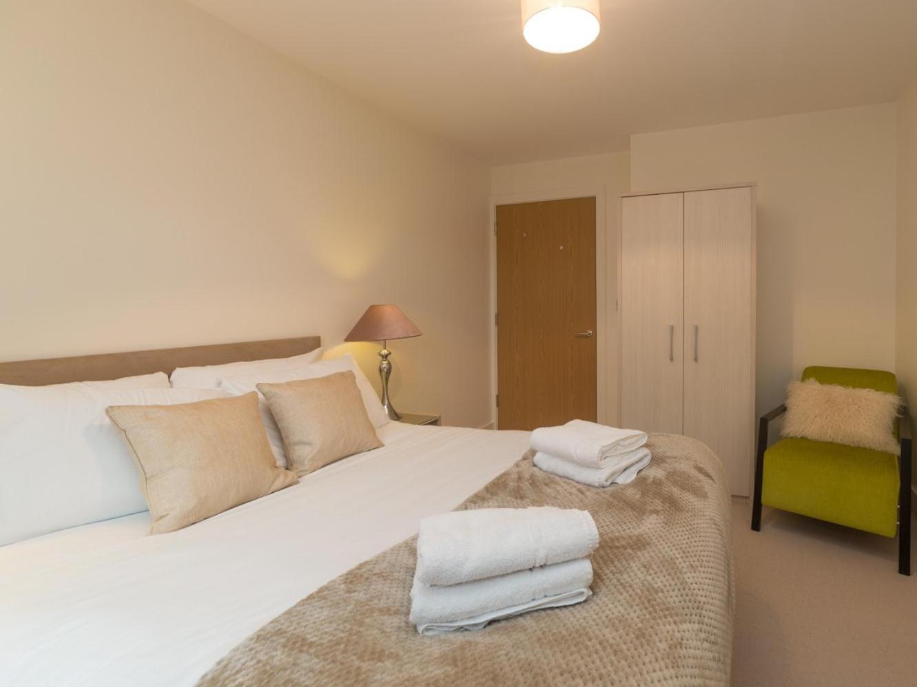 Central Tower Bridge Apartment London Rum bild