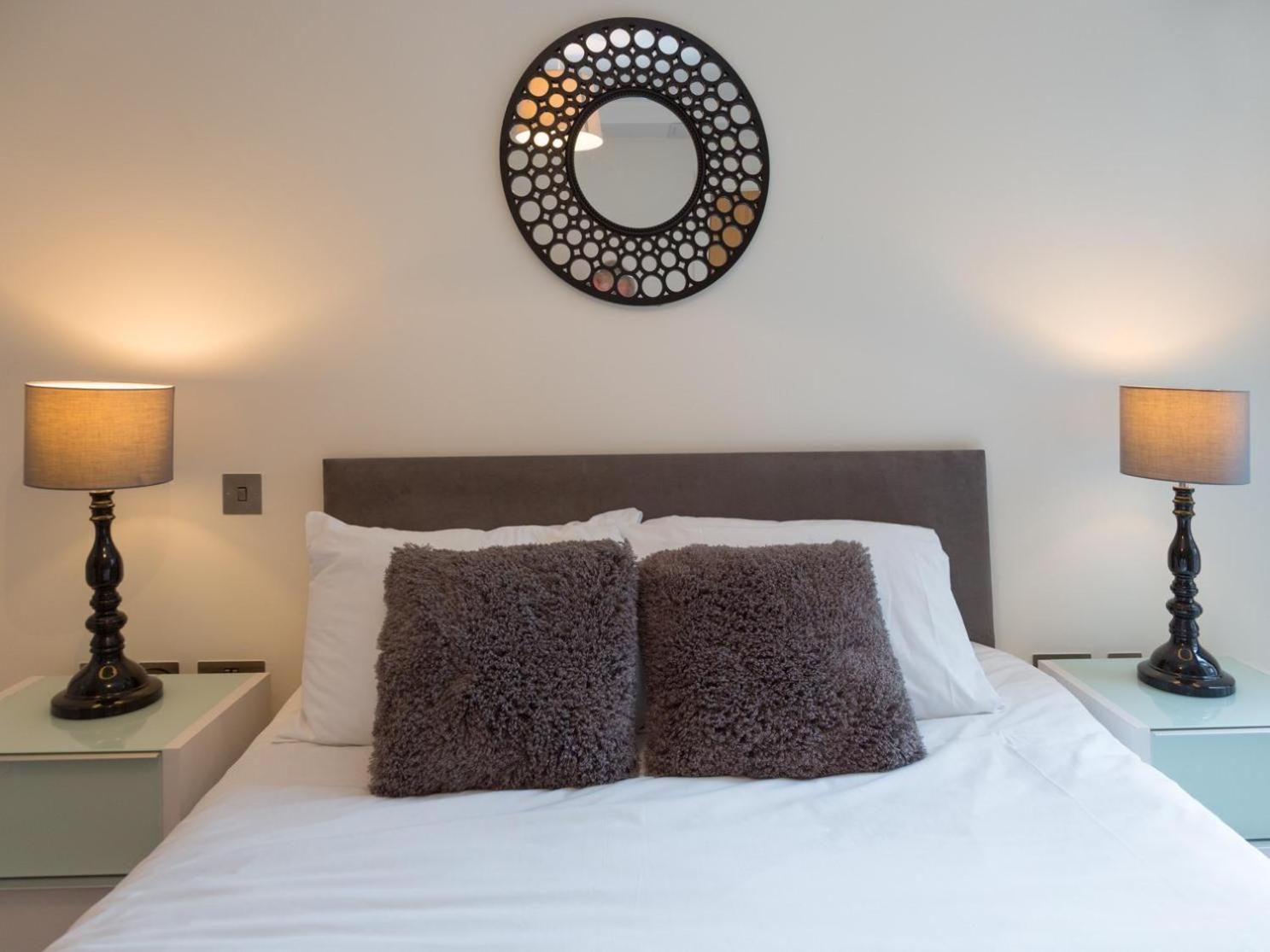 Central Tower Bridge Apartment London Rum bild